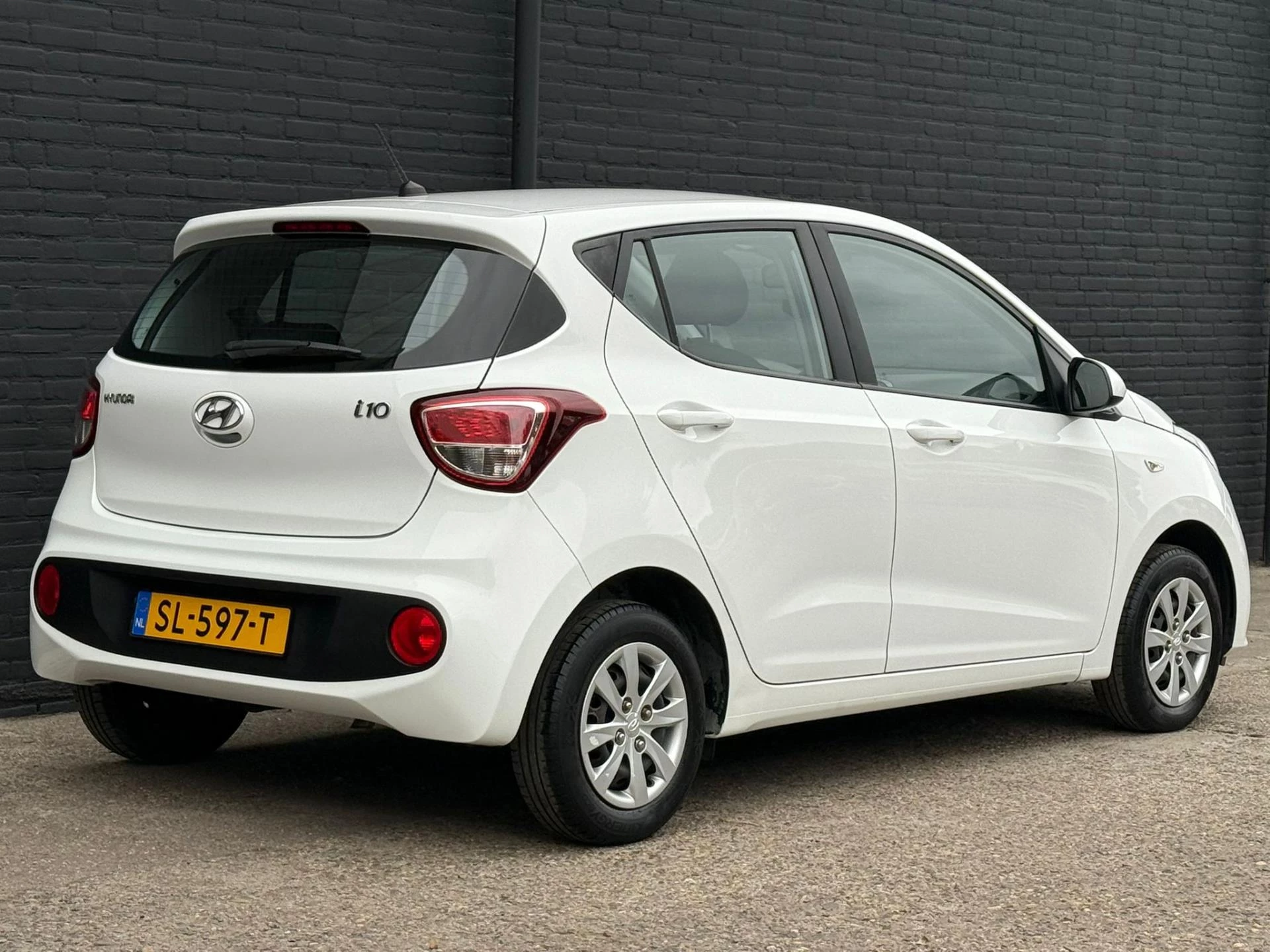 Hoofdafbeelding Hyundai i10