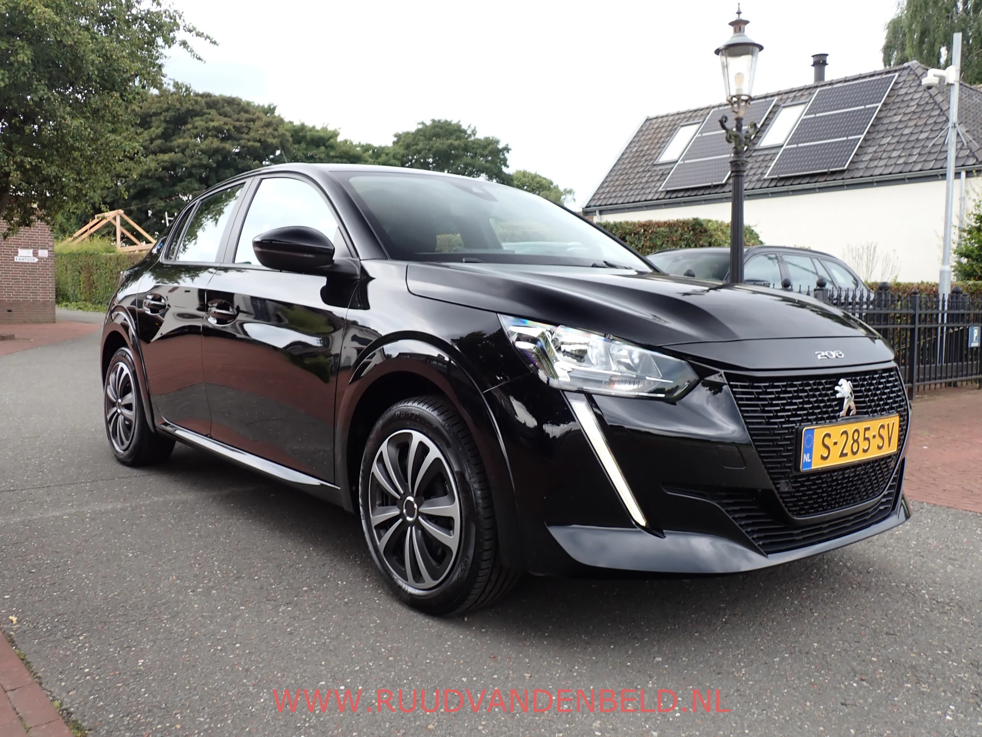 Hoofdafbeelding Peugeot e-208