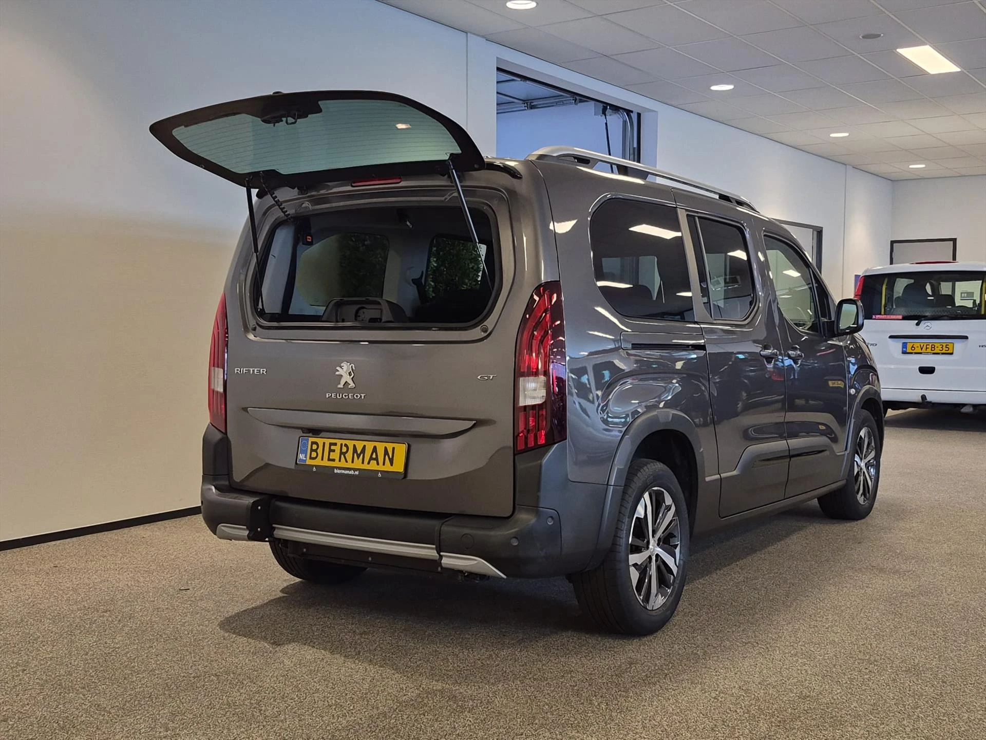 Hoofdafbeelding Peugeot Rifter