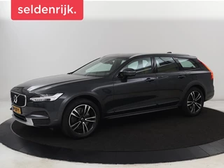 Hoofdafbeelding Volvo V90 Volvo V90 Cross Country 2.0 T5 AWD | Leder | Trekhaak | Stoelverwarming |  Adaptive cruise | Camera | Carplay | 19'' | Navigatie | DAB | Digital Cockpit