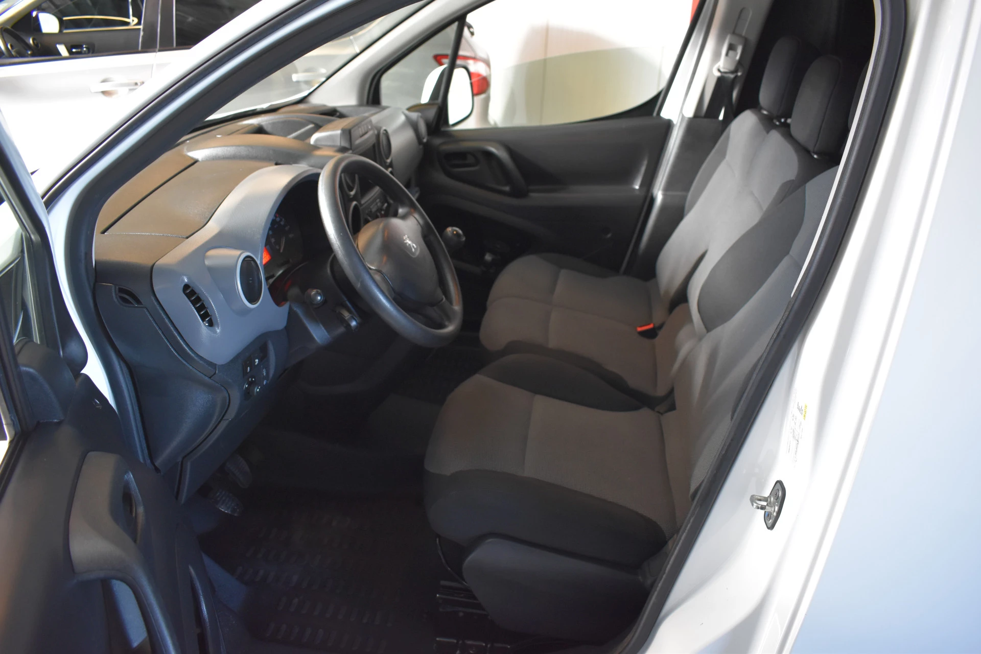 Hoofdafbeelding Peugeot Partner