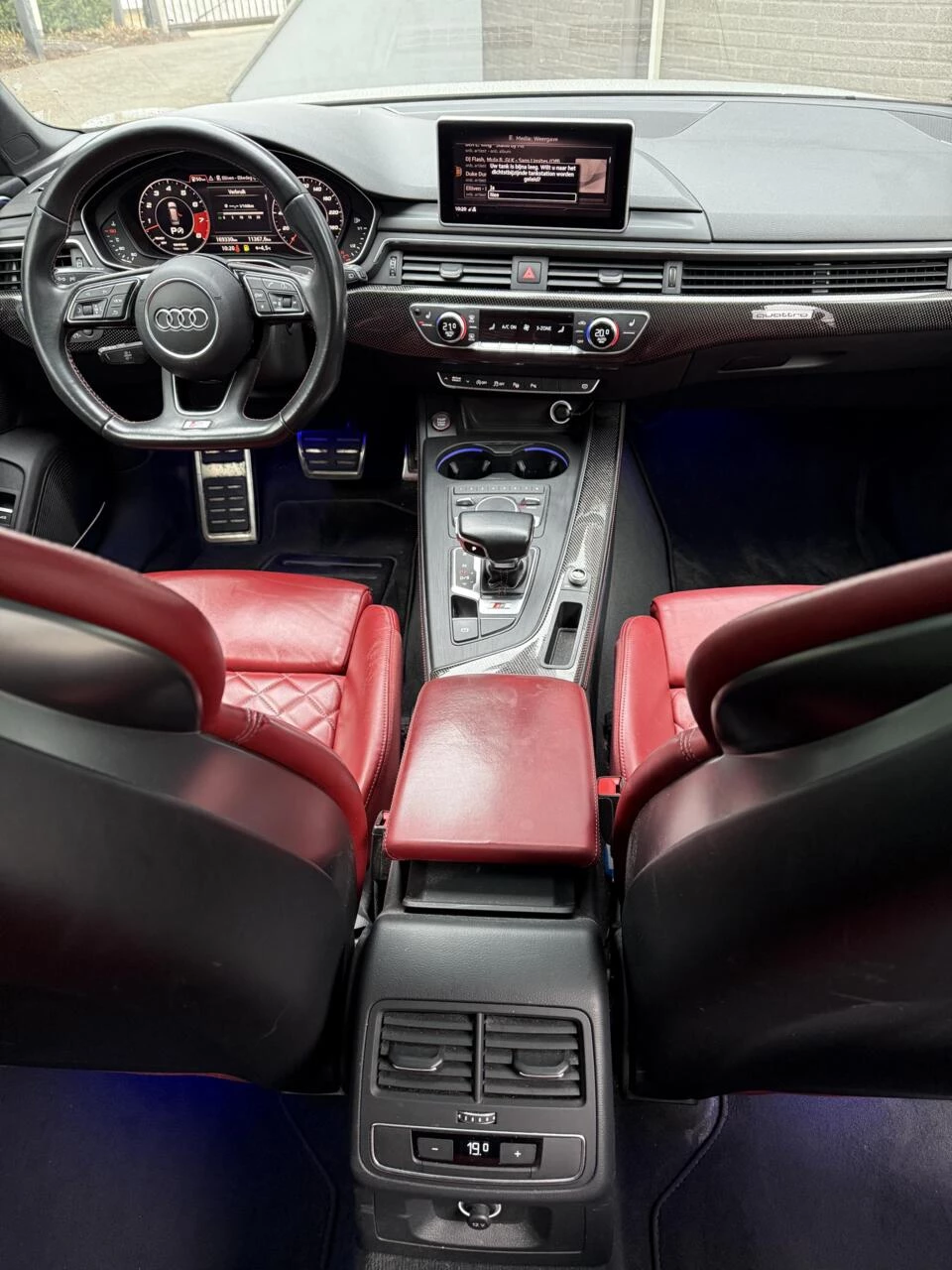 Hoofdafbeelding Audi S4