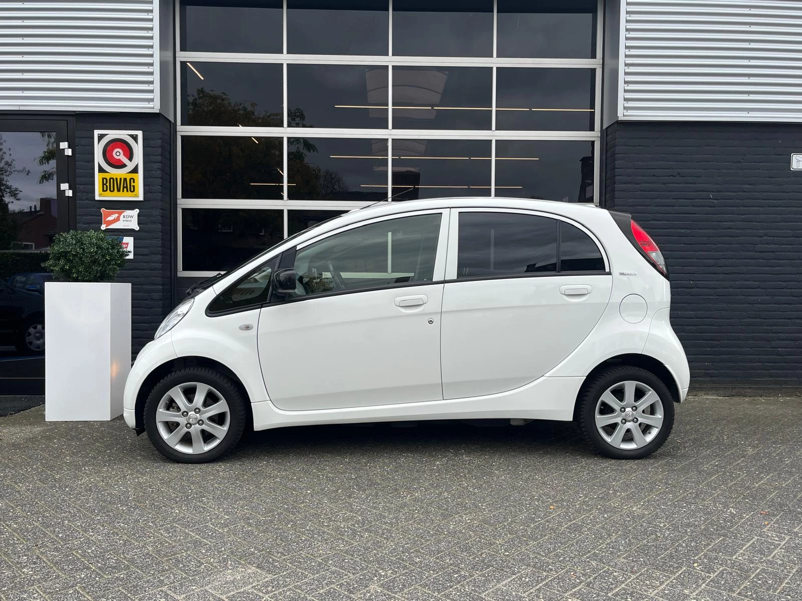 Hoofdafbeelding Peugeot iOn