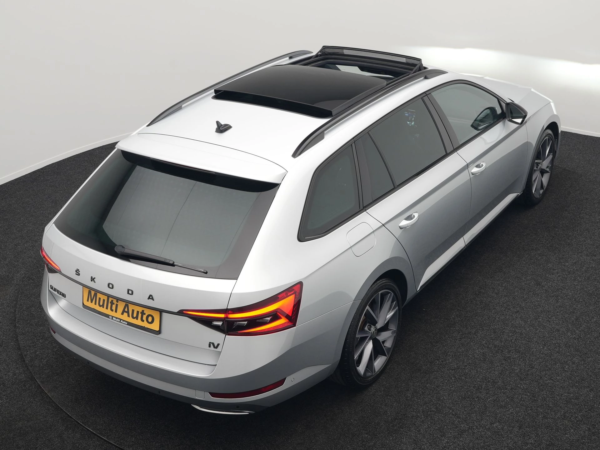 Hoofdafbeelding Škoda Superb