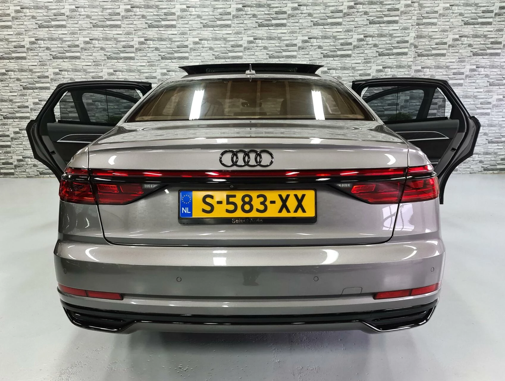Hoofdafbeelding Audi A8