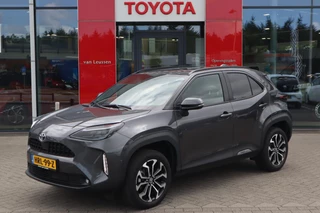 Toyota Yaris Cross 1.5 HYBRID 115 DYNAMIC PANODAK NAVI APPLE/ANDROID KEYLESS EL-ACHTERKLEP STOEL/STUURVERWARM. HEAD-UP