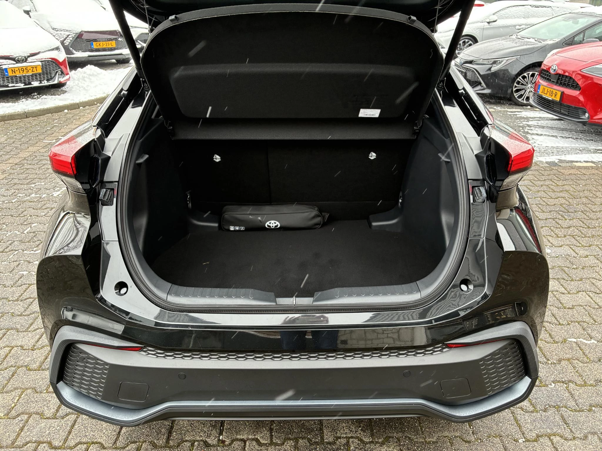 Hoofdafbeelding Toyota C-HR