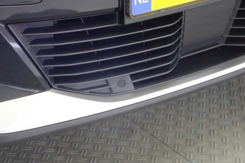 Hoofdafbeelding Peugeot e-2008