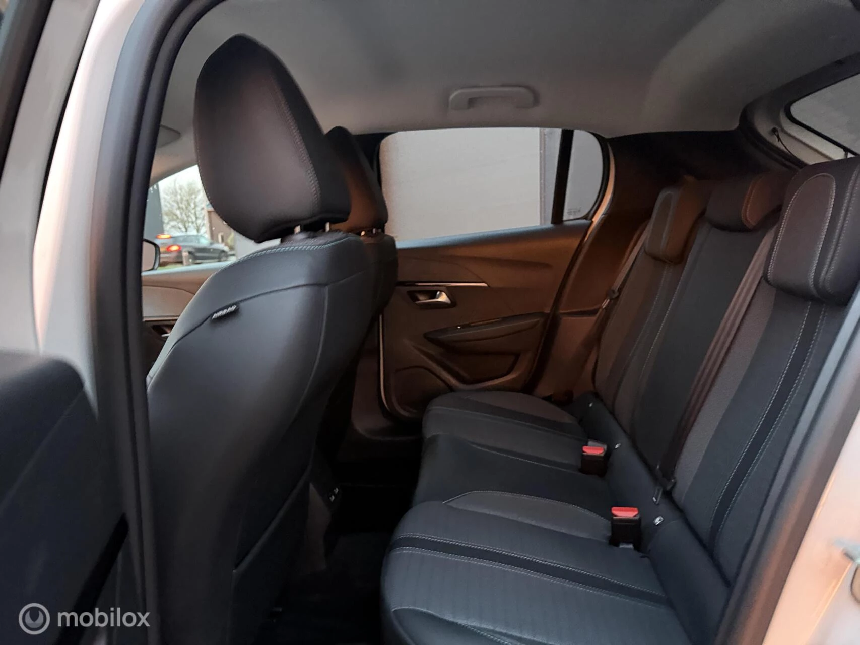 Hoofdafbeelding Peugeot e-208