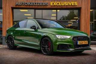 Hoofdafbeelding Audi RS3 Audi A3 Limousine 2.5 TFSI RS 3 quattro Panodak B&O Virtal Dash Camera Carbon DAB+ Luxe Leder