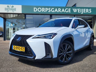 Hoofdafbeelding Lexus UX Lexus UX 250H F Sport, Schuifdak, Sportstoelen, Android/Apple, Cruise, Camera, Navigatie