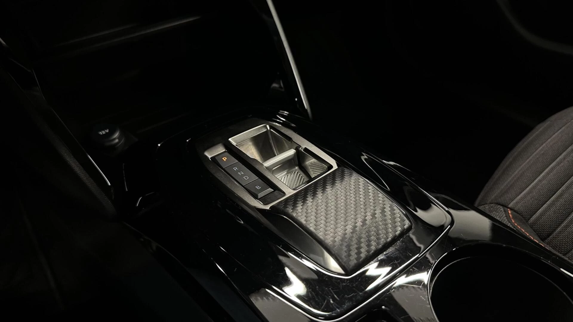 Hoofdafbeelding Peugeot e-208