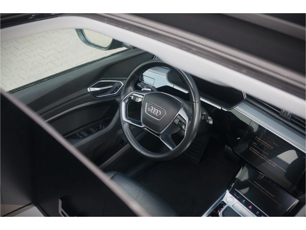Hoofdafbeelding Audi e-tron
