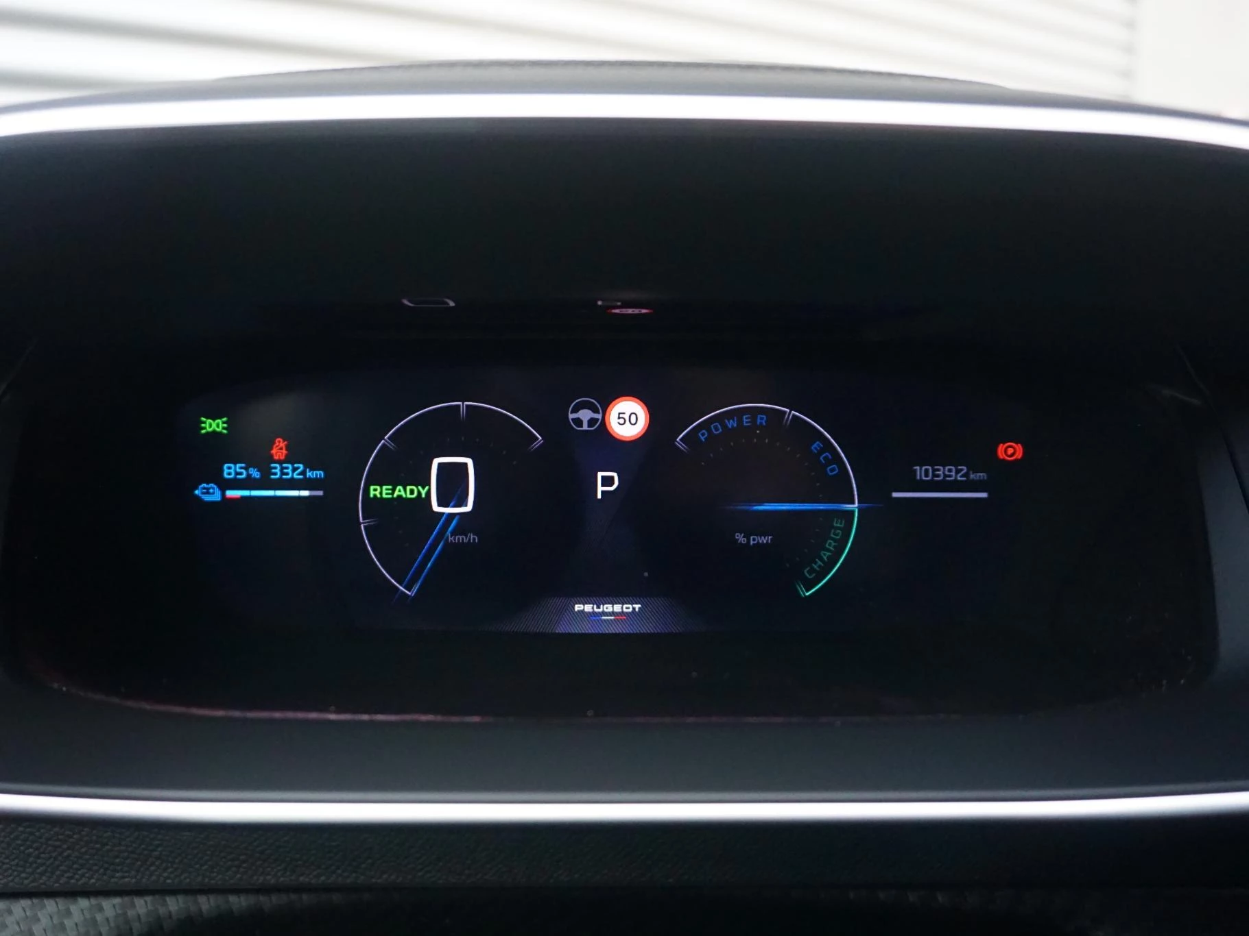 Hoofdafbeelding Peugeot e-2008