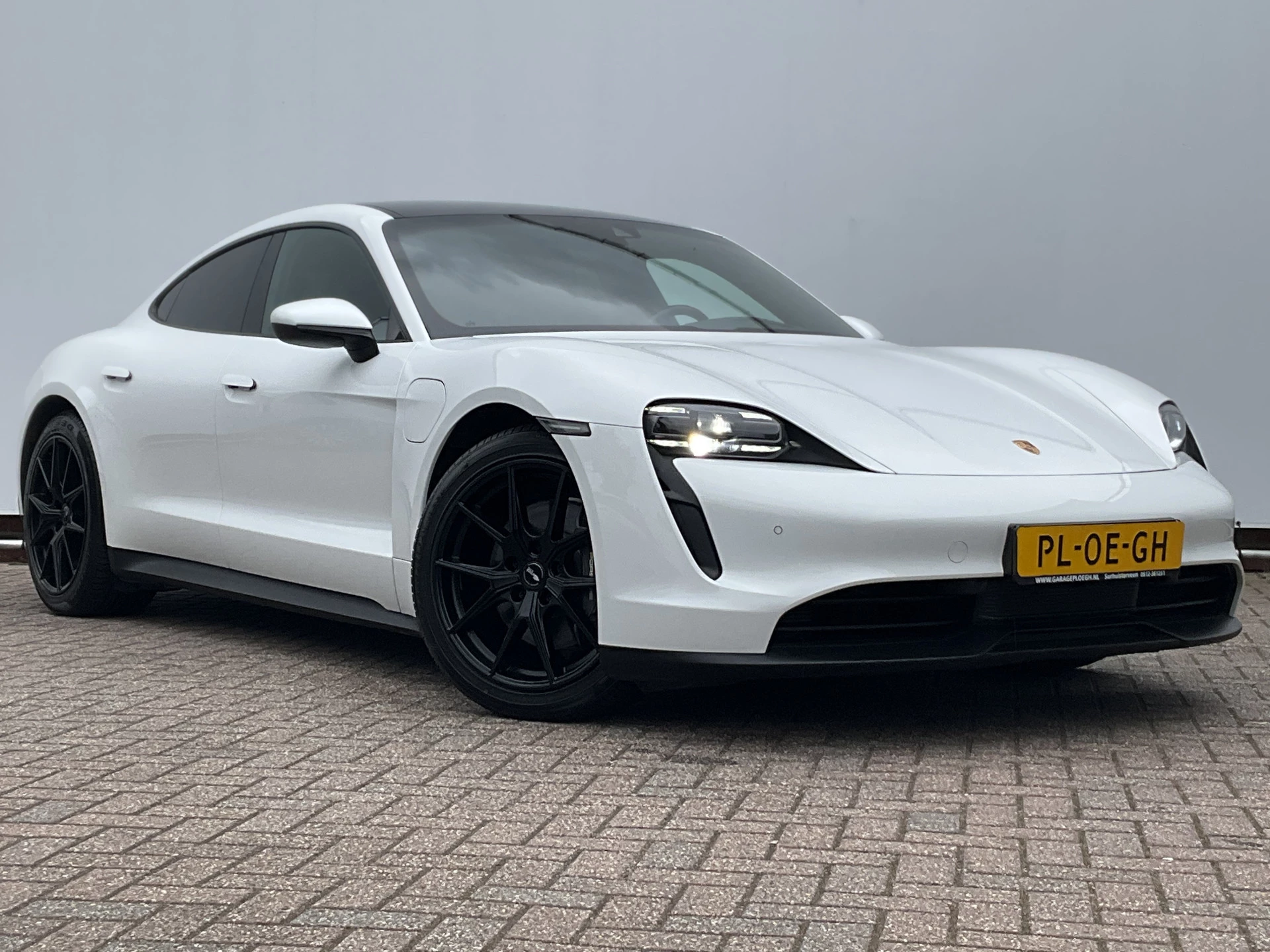Hoofdafbeelding Porsche Taycan