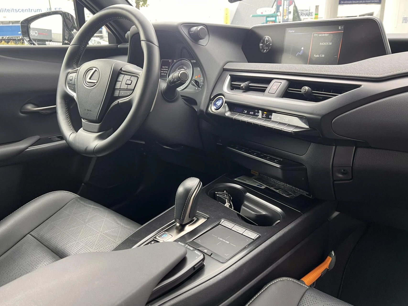 Hoofdafbeelding Lexus UX