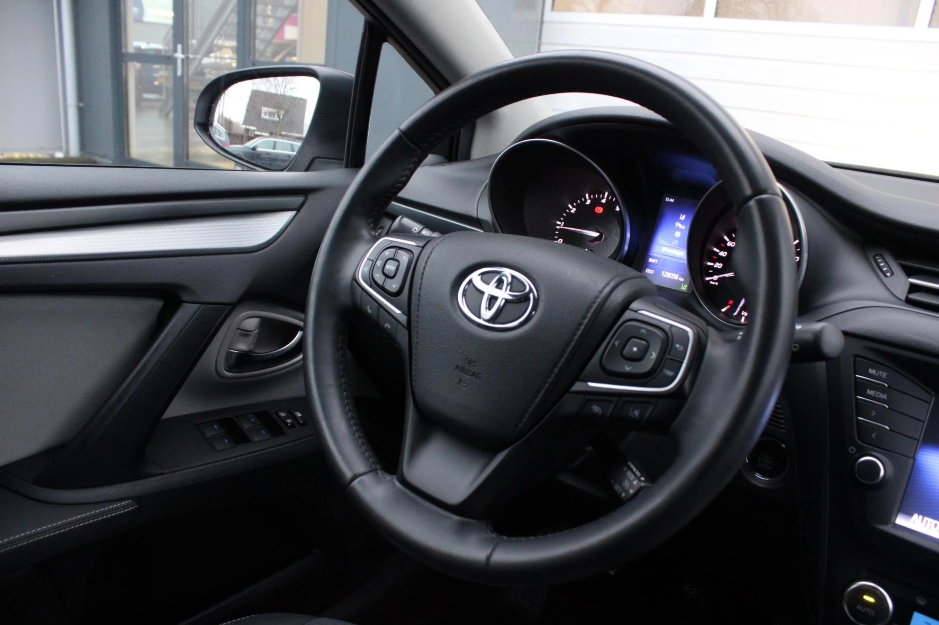 Hoofdafbeelding Toyota Avensis