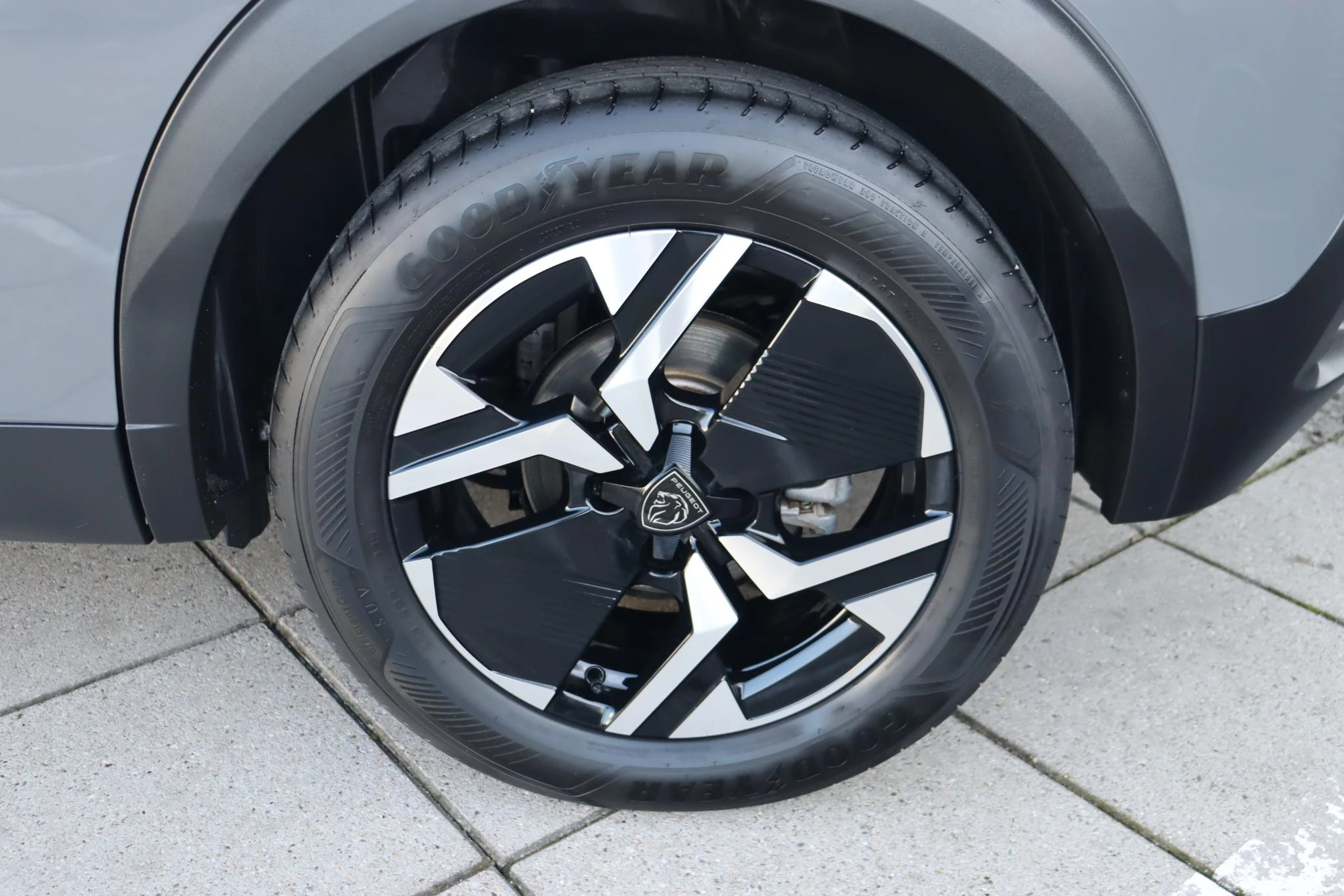 Hoofdafbeelding Peugeot e-2008