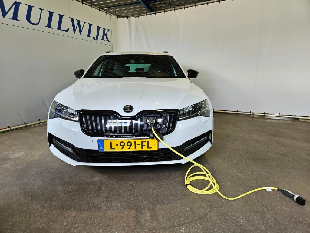 Hoofdafbeelding Škoda Superb