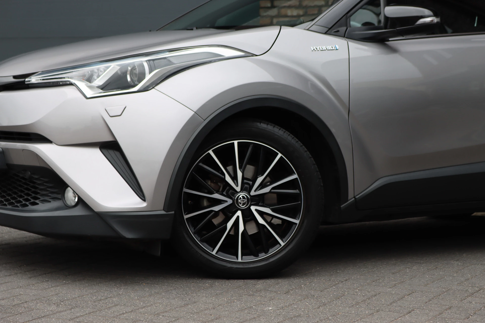 Hoofdafbeelding Toyota C-HR