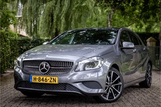 Mercedes-Benz A-Klasse 200 AMG Line Panorama Harman Kardon Distronic