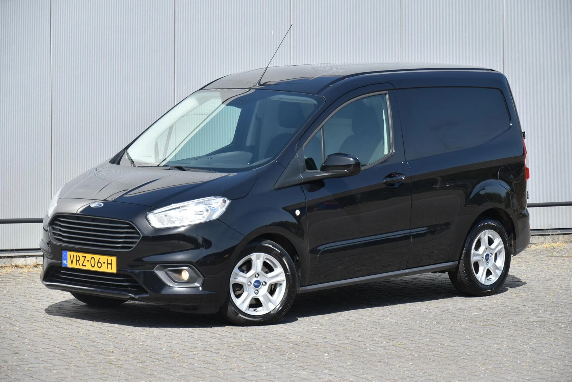 Hoofdafbeelding Ford Transit Courier
