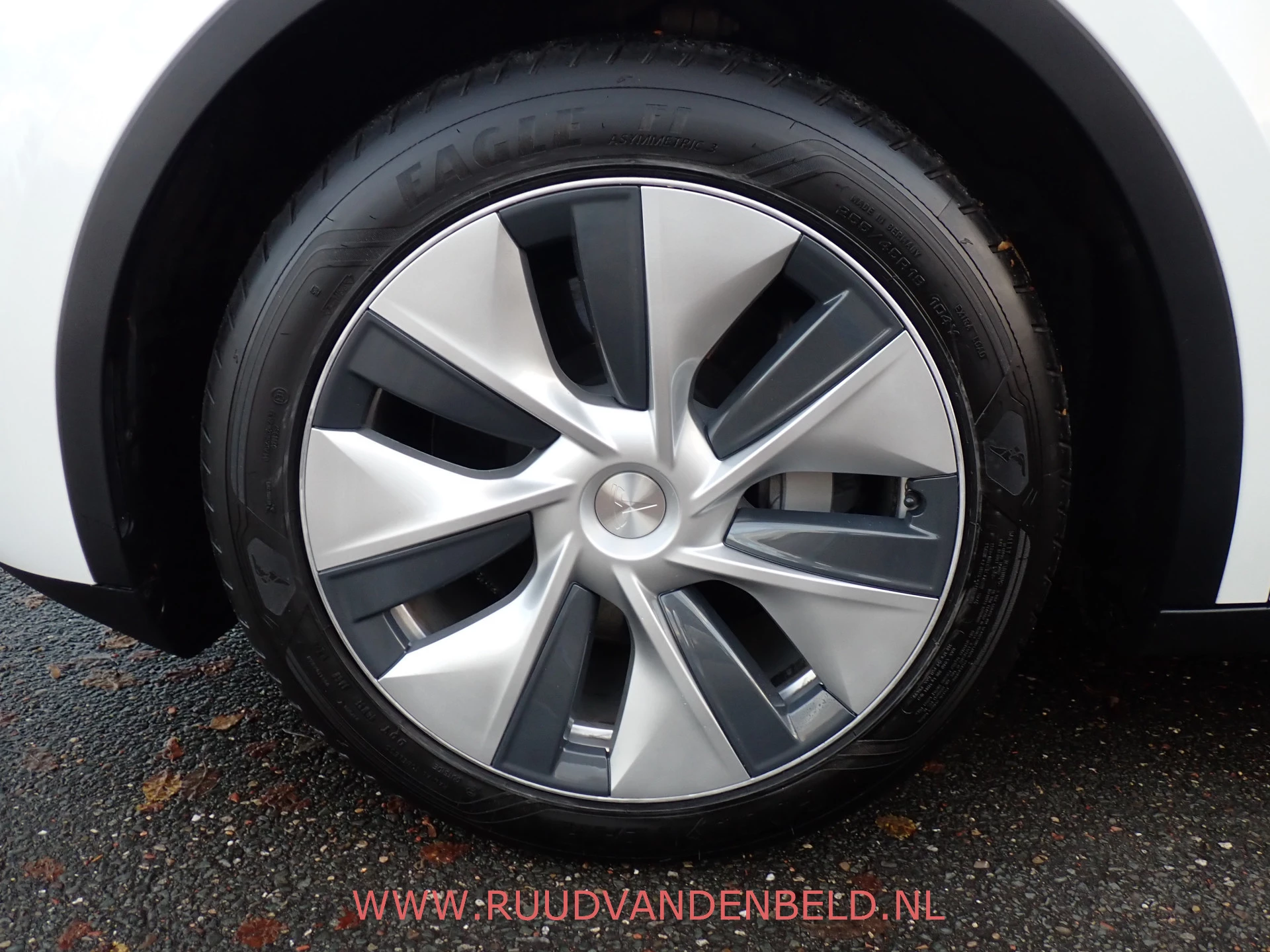 Hoofdafbeelding Tesla Model Y