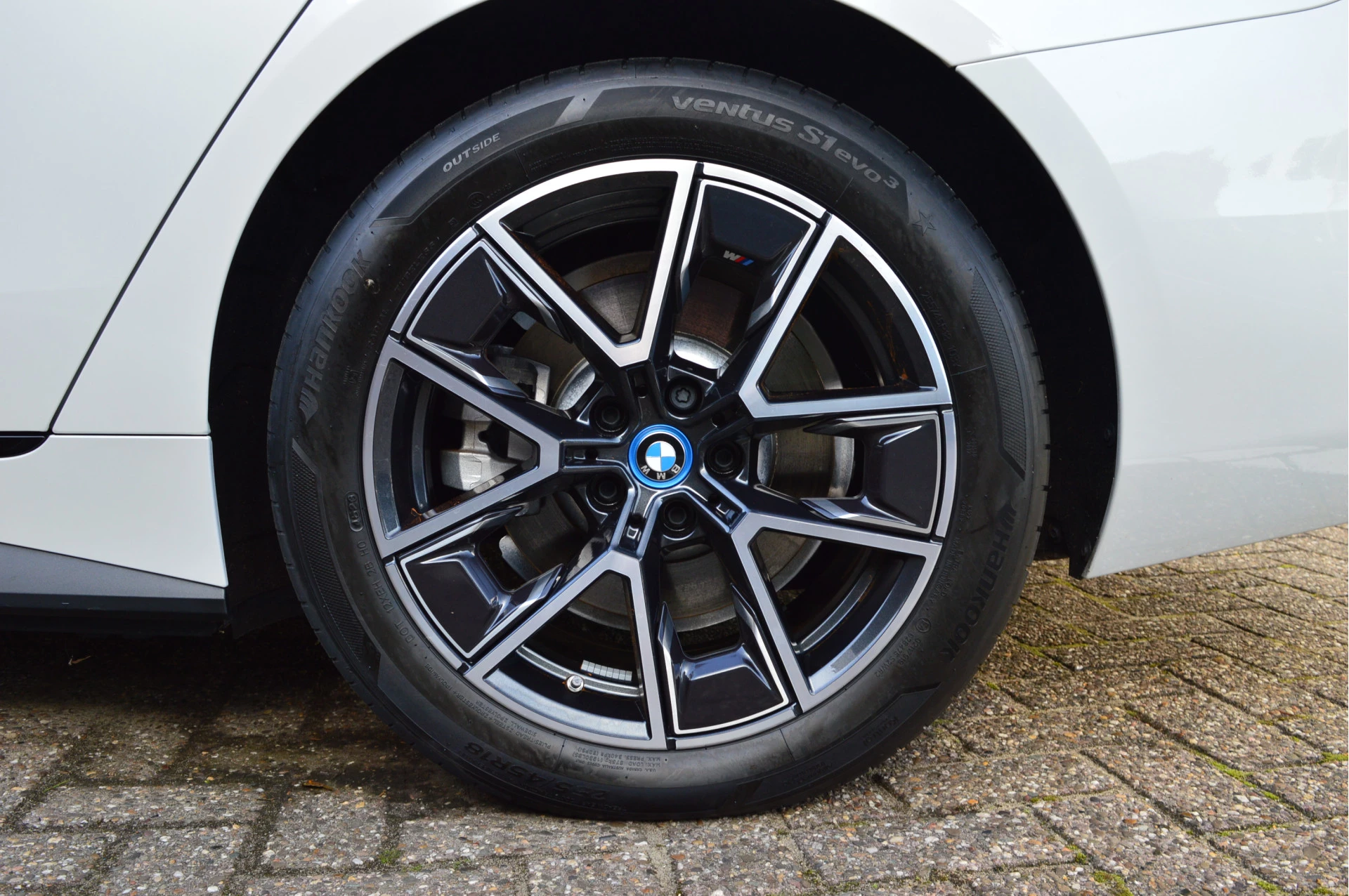 Hoofdafbeelding BMW i4
