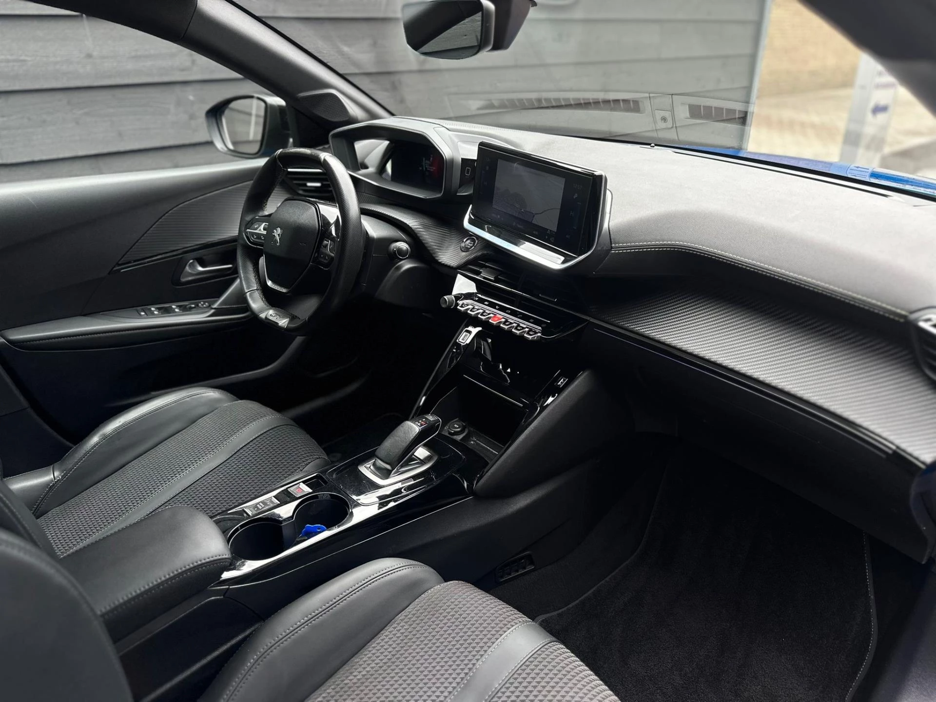 Hoofdafbeelding Peugeot e-208