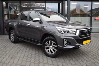 Hoofdafbeelding Toyota Hilux Toyota Hilux 2.4 D-4D DUBBEL CABIN EXECUTIVE A/T 2 SITZ 4WD