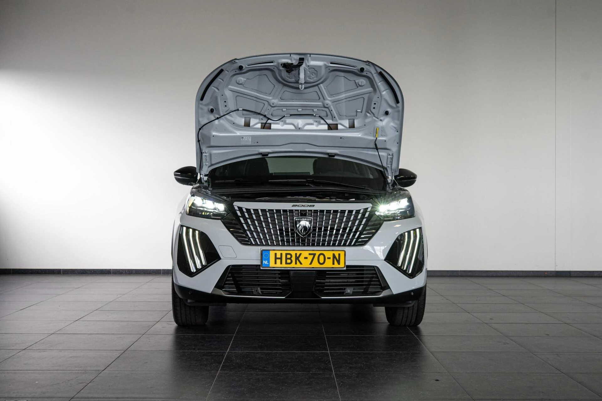 Hoofdafbeelding Peugeot e-2008