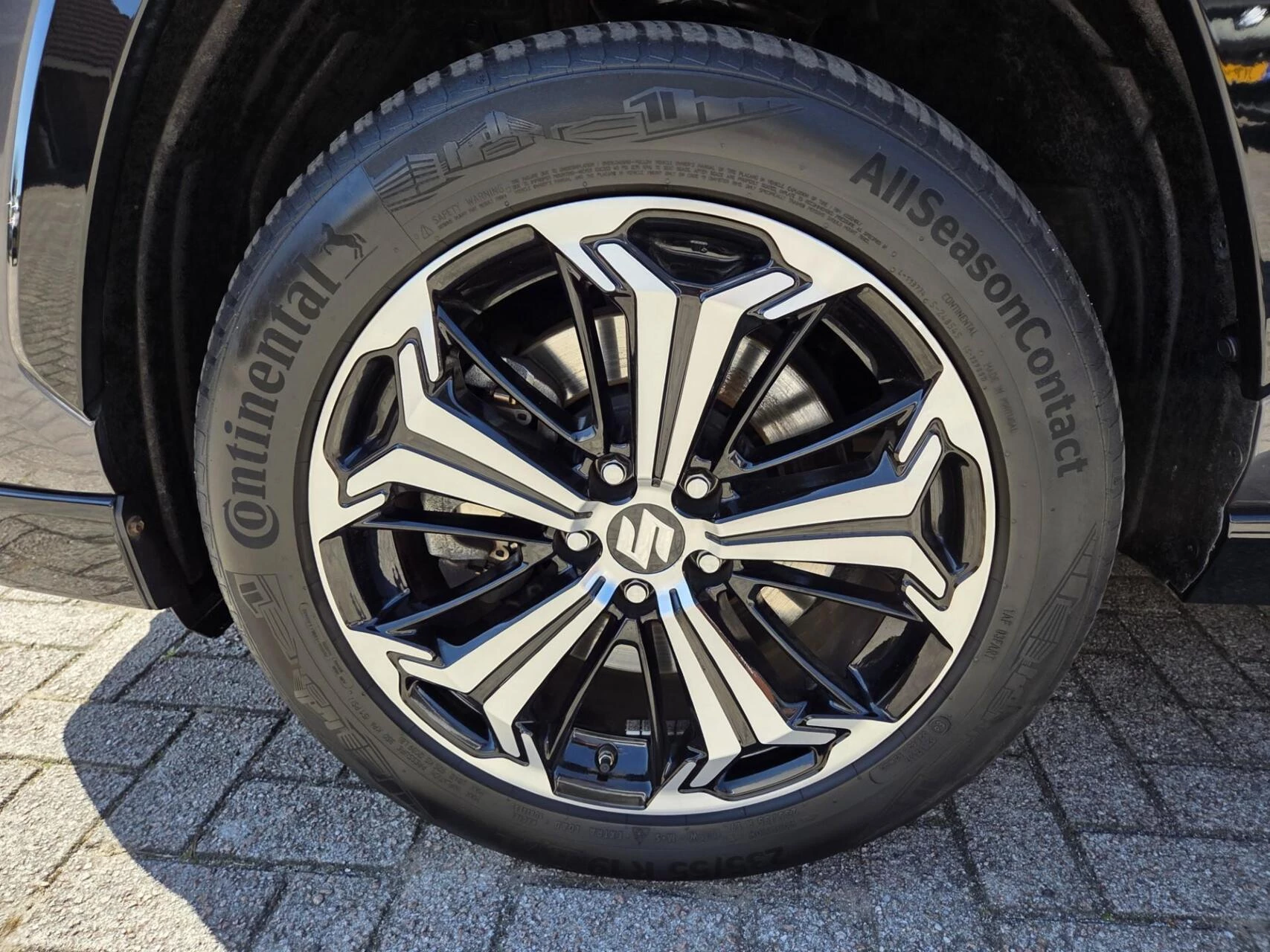 Hoofdafbeelding Suzuki Across