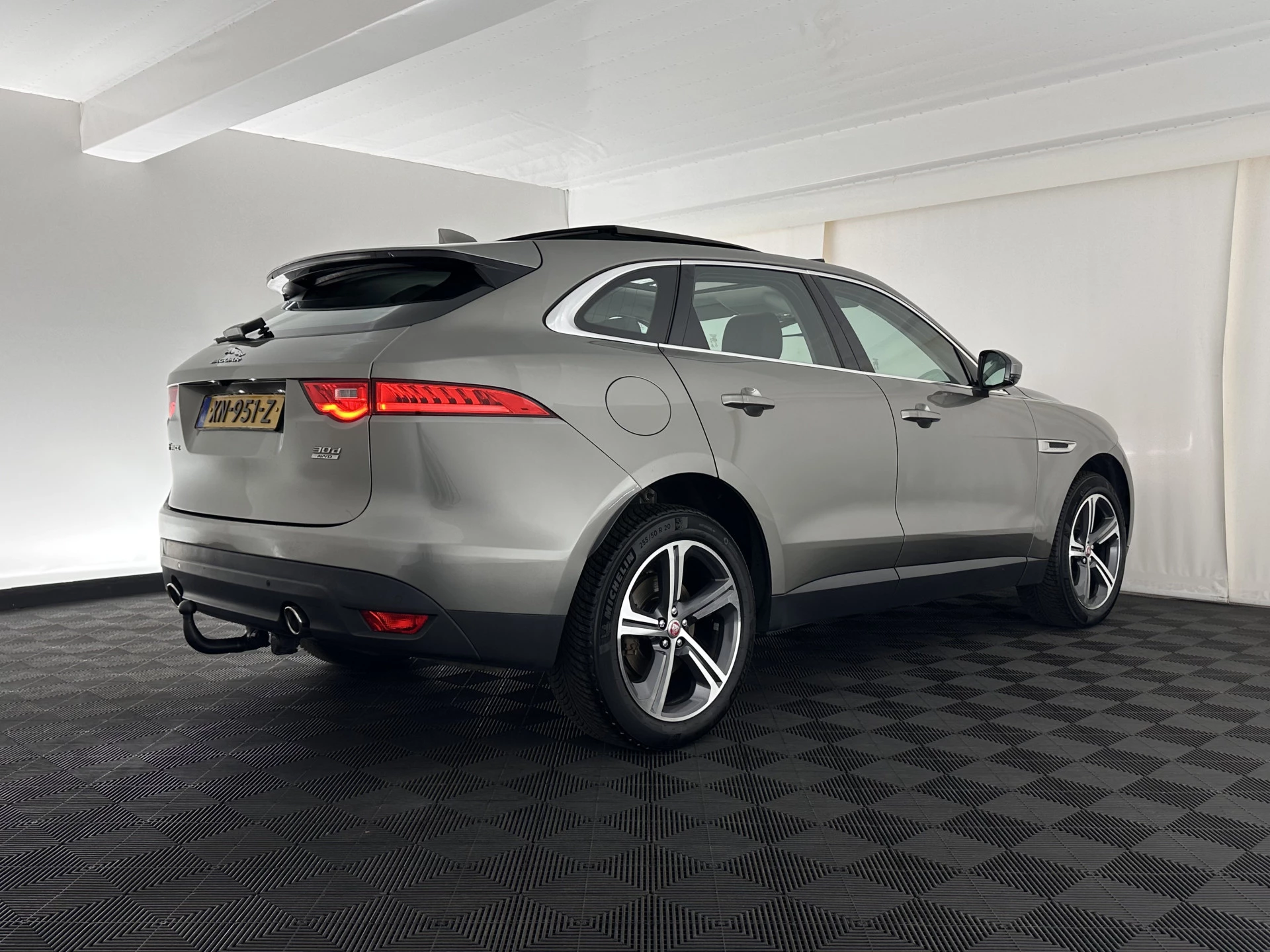 Hoofdafbeelding Jaguar F-PACE