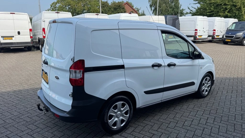 Hoofdafbeelding Ford Transit Courier