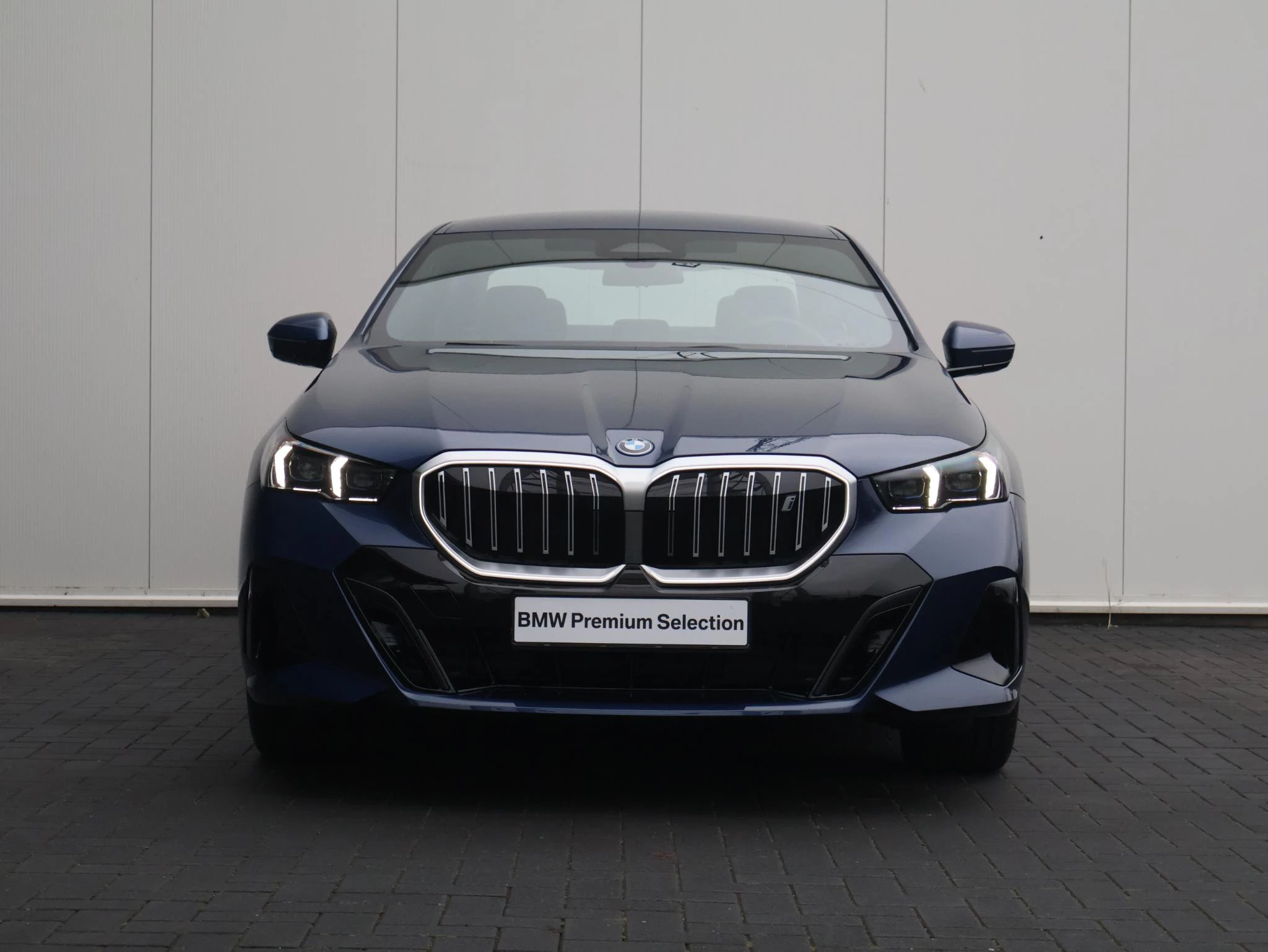 Hoofdafbeelding BMW i5