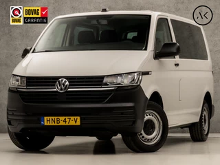 Volkswagen Transporter Kombi 2.0 TDI L1H1 Comfortline 9 Persoons (APPLE CARPLAY, TREKHAAK, PARKEERSENSOREN, GETINT GLAS, ELEK RAMEN, NIEUWE APK, NIEUWSTAAT)