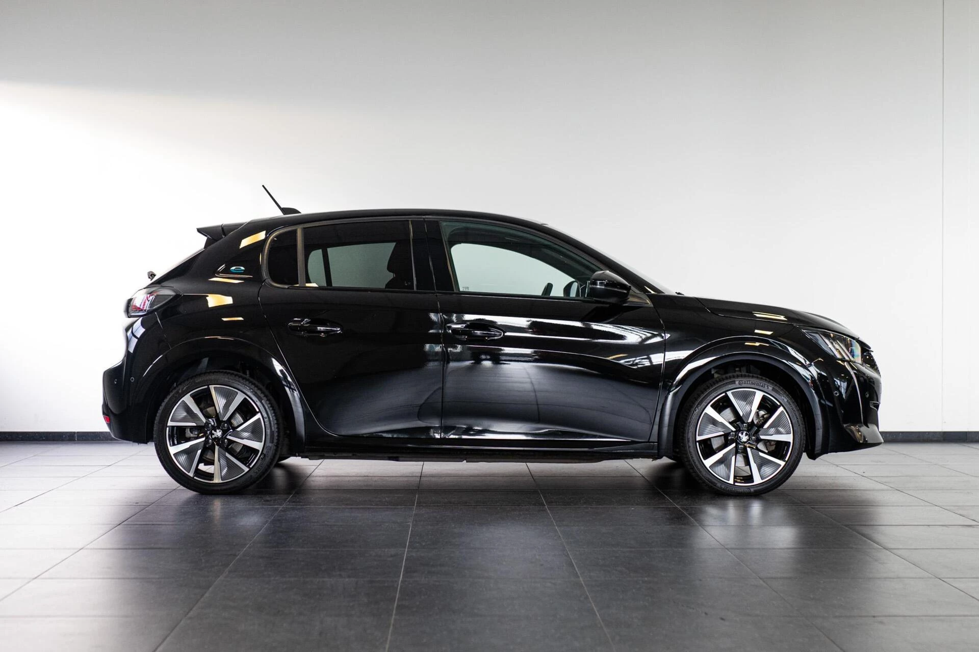 Hoofdafbeelding Peugeot e-208