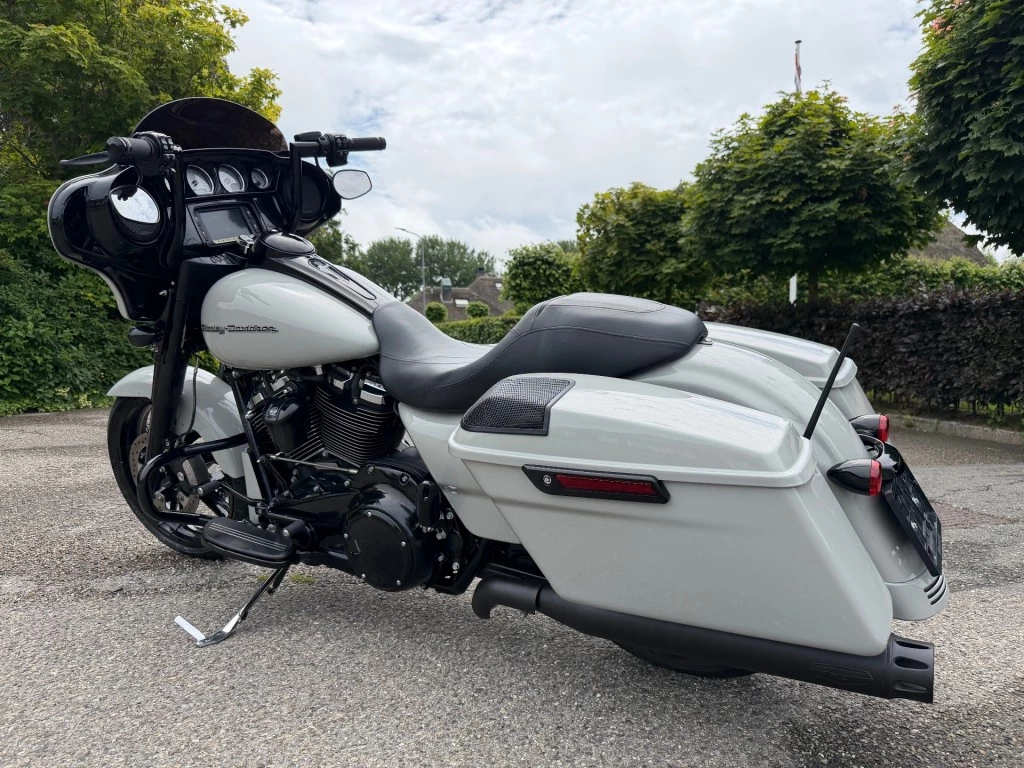 Hoofdafbeelding Harley-Davidson Street Glide