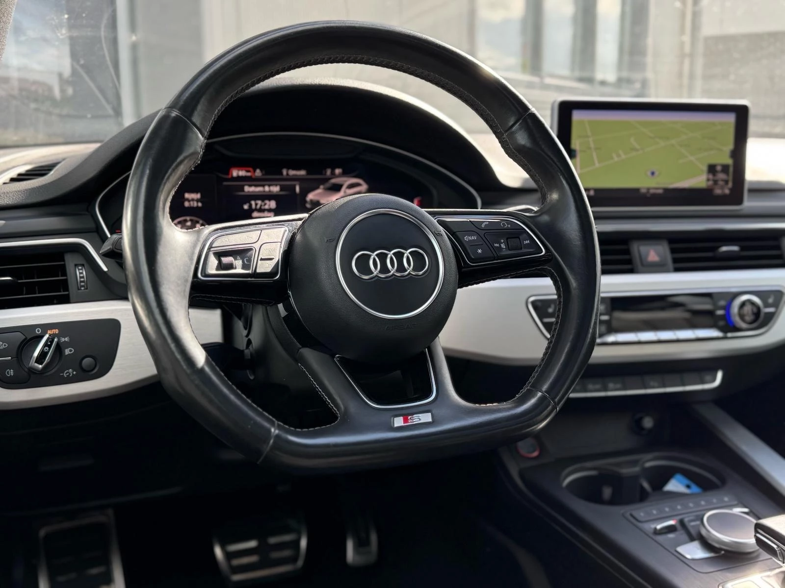 Hoofdafbeelding Audi S4