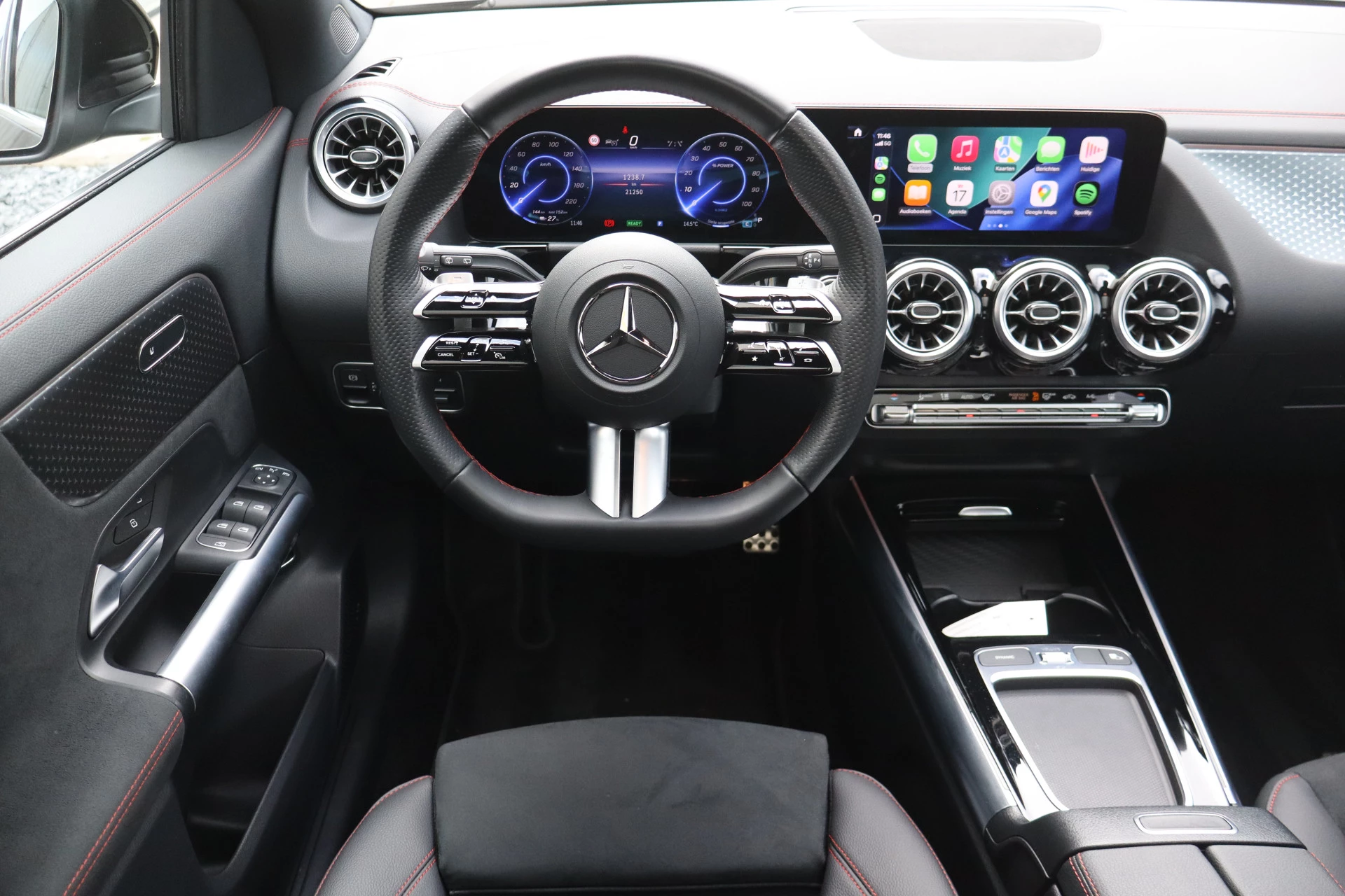 Hoofdafbeelding Mercedes-Benz EQA