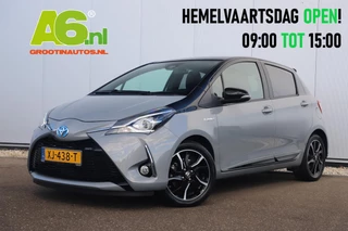 Toyota Yaris 1.5 Hybrid Bi-Tone Plus 101PK Automaat Panoramadak Navigatie Camera Clima Cruise Keyless Entry 16 inch LMV