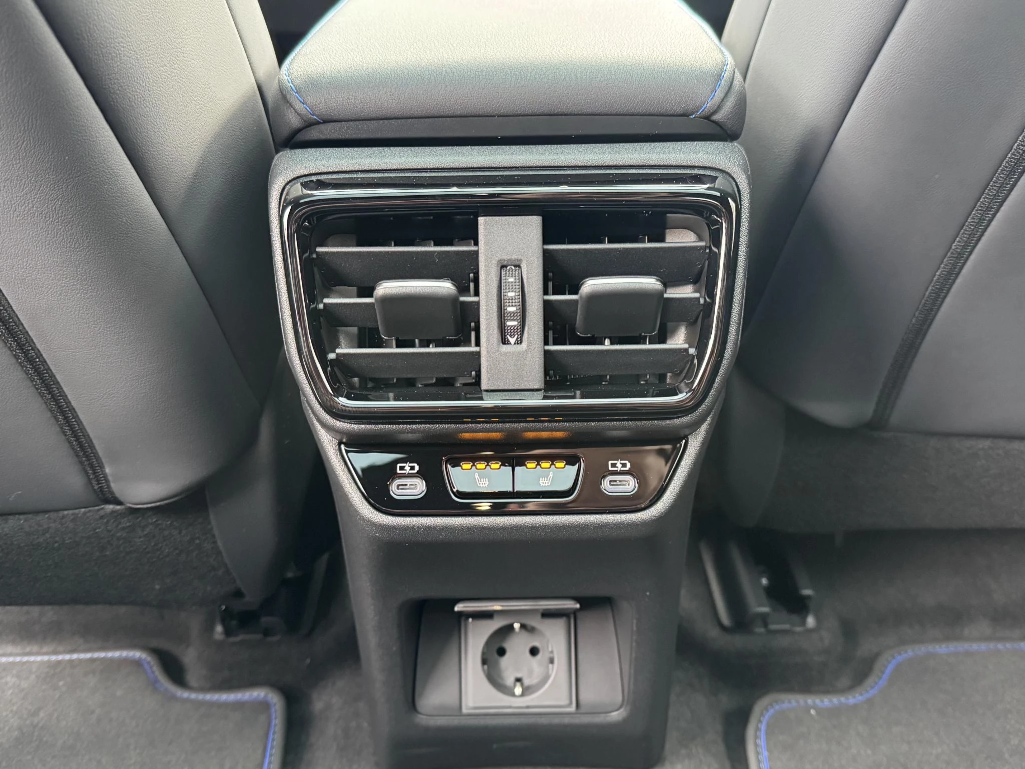 Hoofdafbeelding Lexus RZ