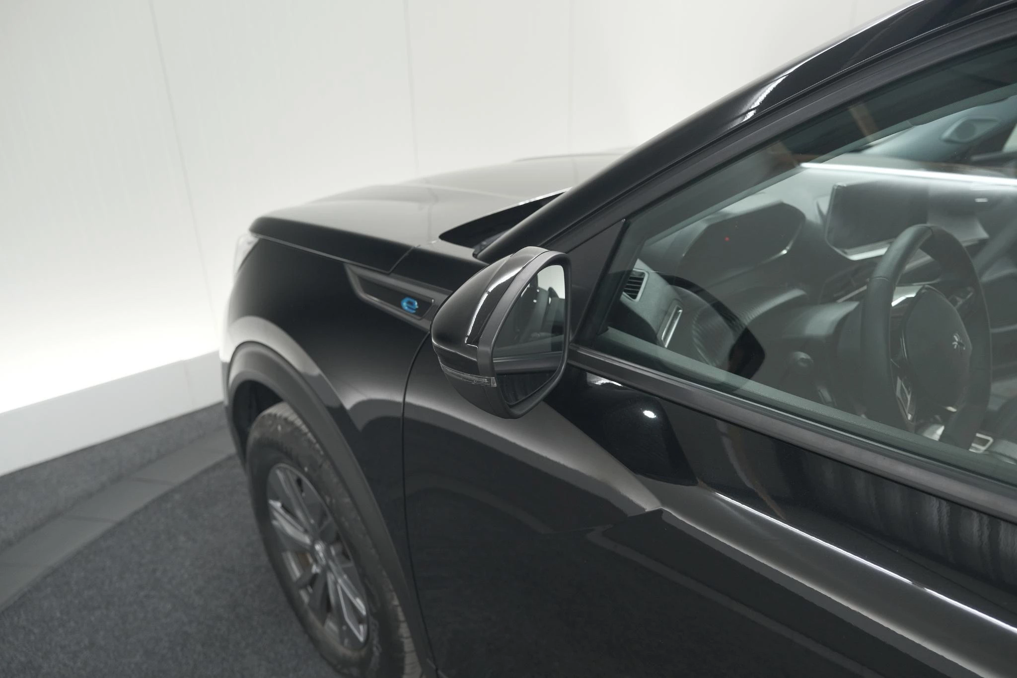 Hoofdafbeelding Peugeot e-2008