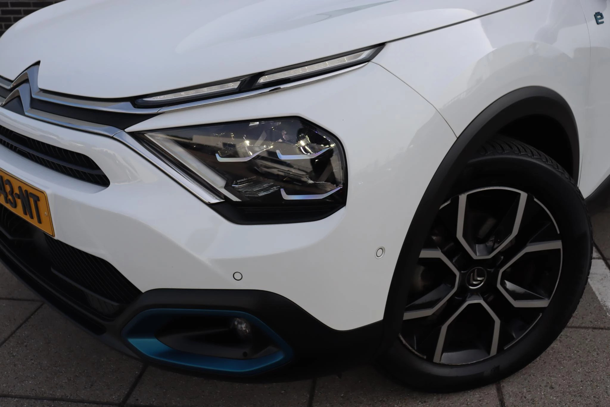 Hoofdafbeelding Citroën ë-C4