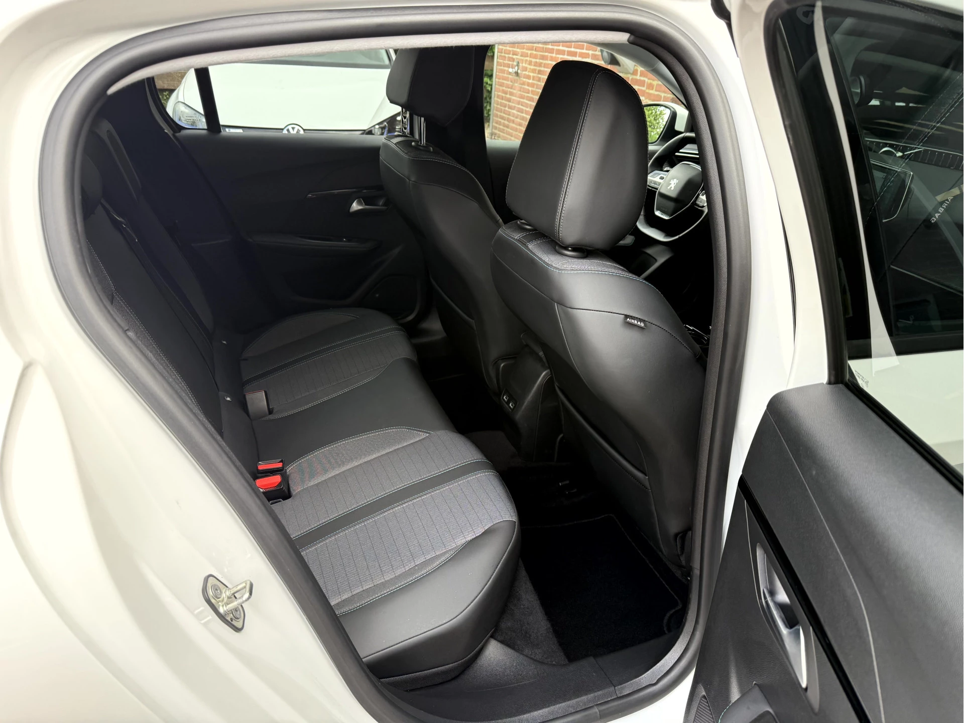 Hoofdafbeelding Peugeot e-208