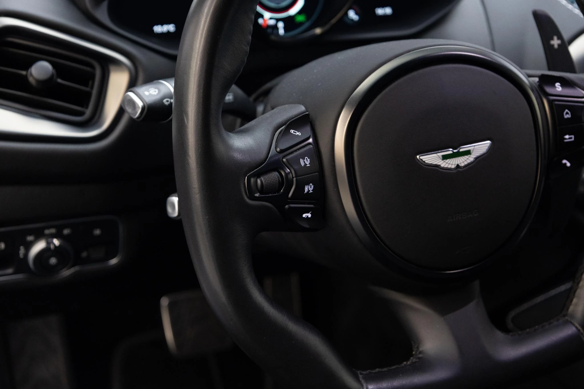 Hoofdafbeelding Aston Martin V8 Vantage