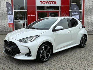 Hoofdafbeelding Toyota Yaris Toyota Yaris HYBRID 130 EXECUTIVE NIEUW & DIRECT LEVERBAAR!! KEYLESS BLIND-SPOT PARKSENSOREN STOEL/STUURVERW CAMERA LED 17" LM-VELGEN
