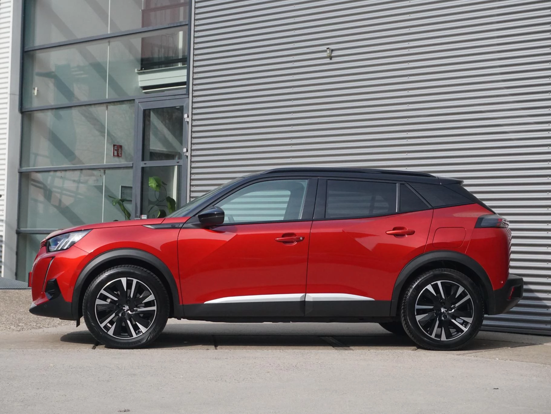 Hoofdafbeelding Peugeot e-2008