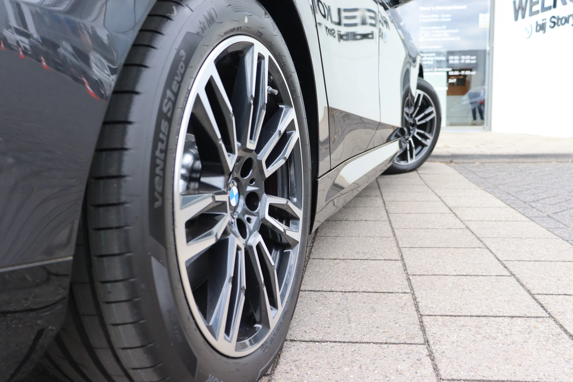 Hoofdafbeelding BMW i5