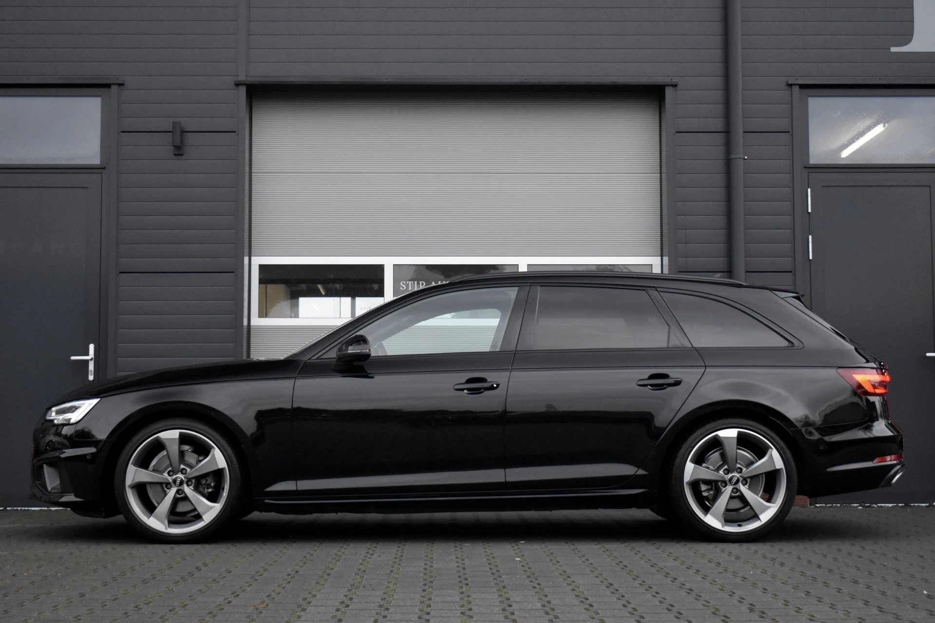 Hoofdafbeelding Audi A4